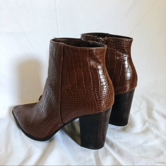 SOLD Le Chateau Patent Leather Ankle Boots - Picture 2 of 3